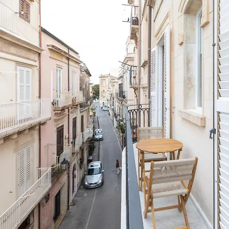 Casa Charlotte By Ortigia Apartment *